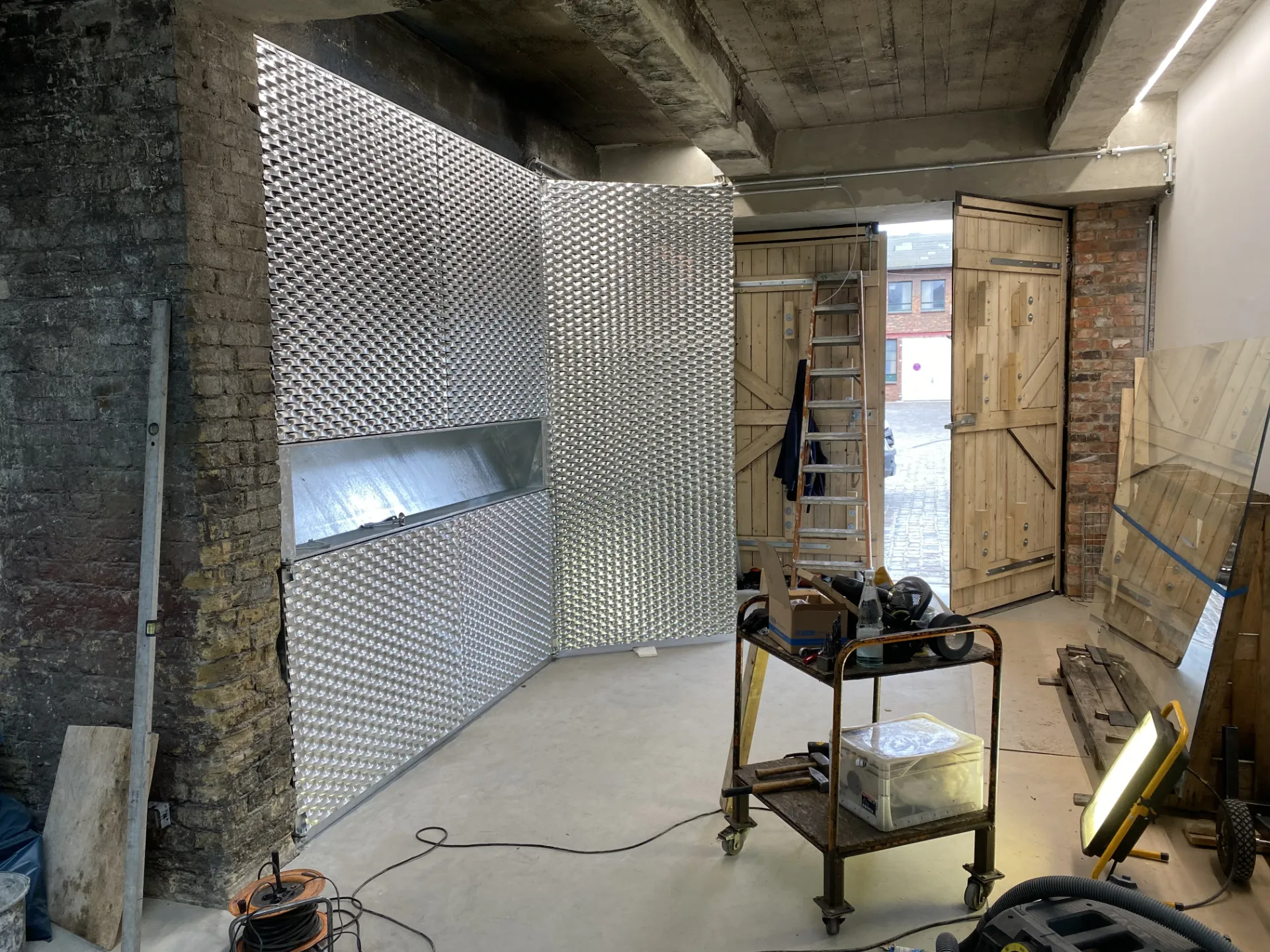 st37 Atelier für Eisen- und Feuerarbeiten. Galerie Mehdi Chouakri